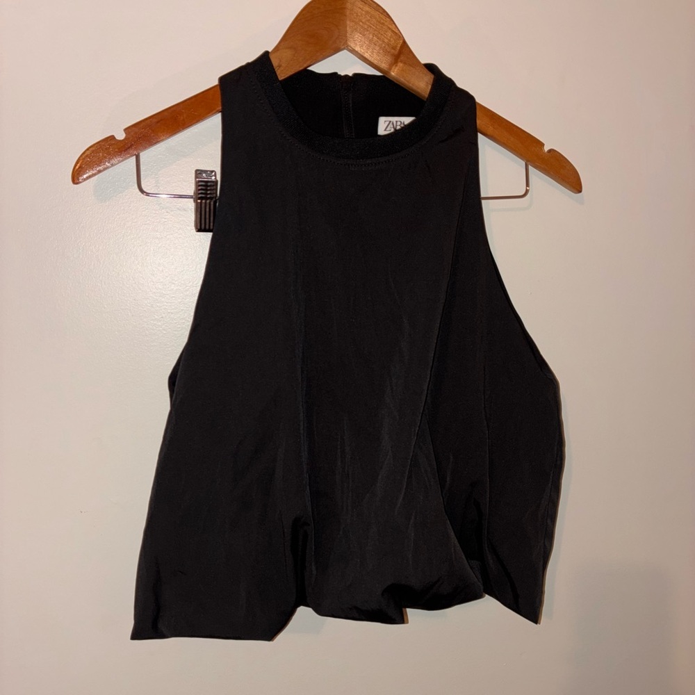 Zara Black Zip-Up Puffer Crop Top – Size Small – Sleeveless